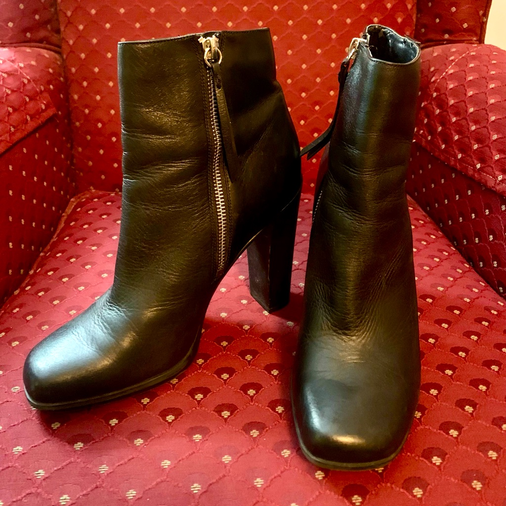 Womens Calvin Klein Raylyn Black Leather Ankle Bootie
